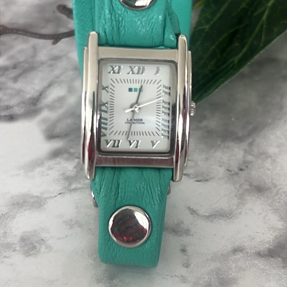 NWOT LA MER  mint wraparound bracelet watch